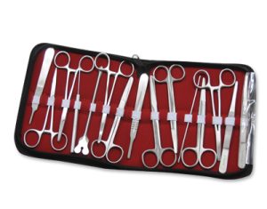 Trousse à dissection avec instruments